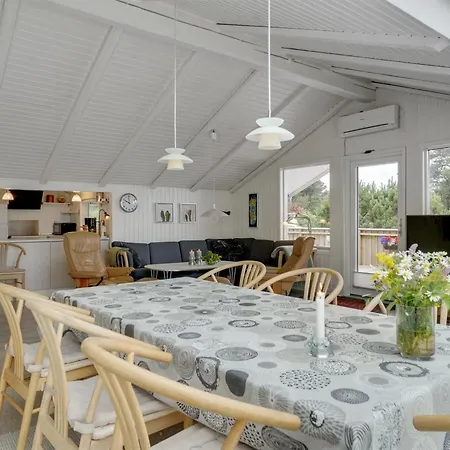 Arlette - 1-8km From The Sea By Interhome Blavand